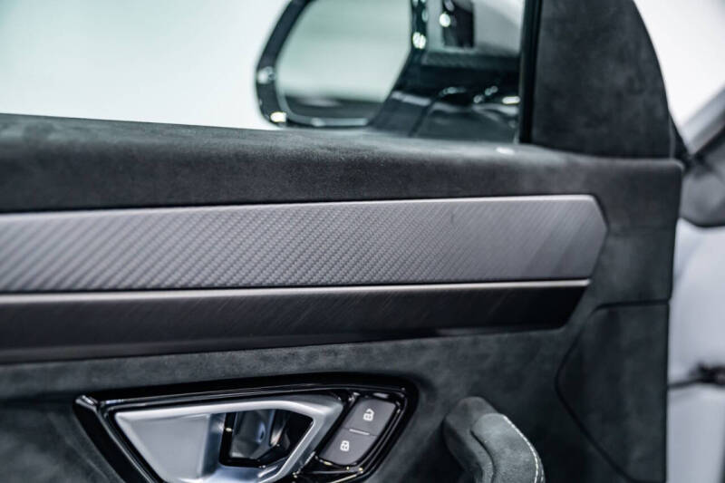 2024 Lamborghini Urus Performante