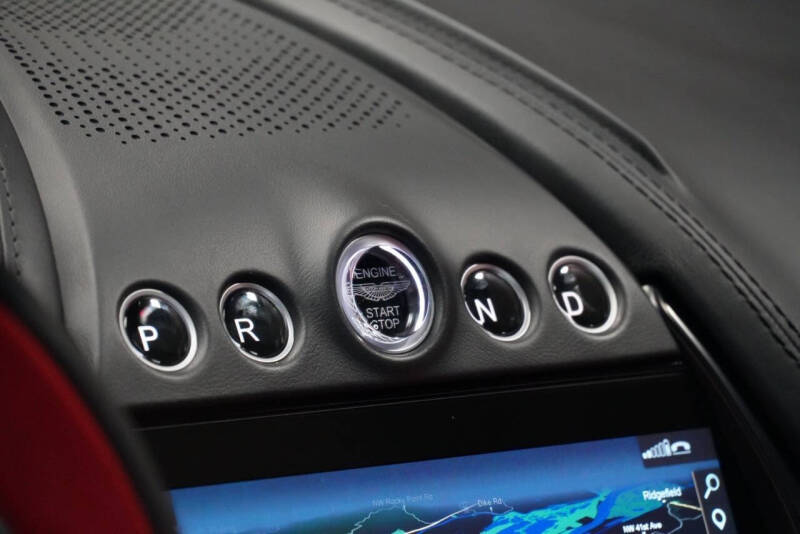 2021 Aston Martin DBX