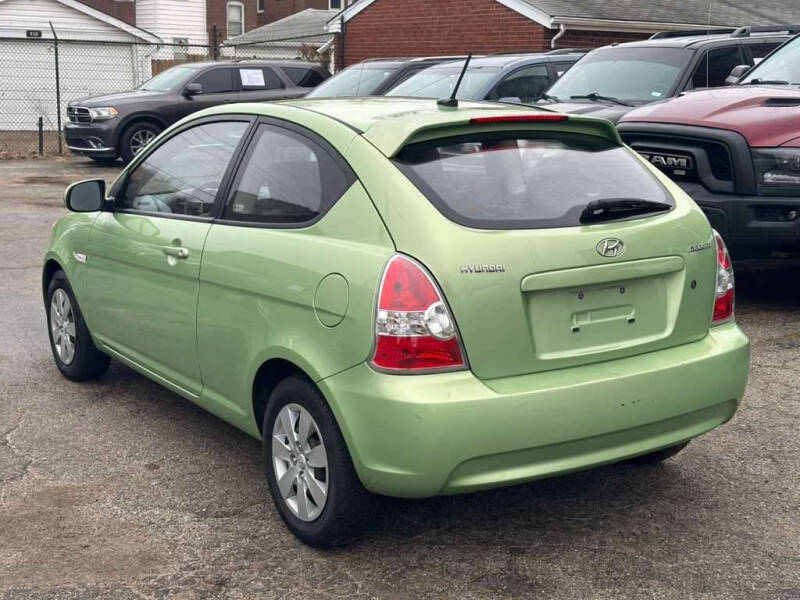 2010 Hyundai Accent Blue