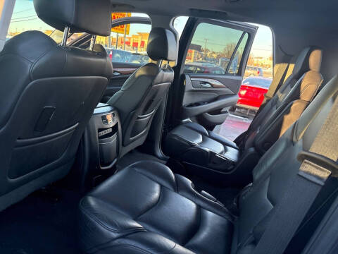 2018 Cadillac Escalade Luxury