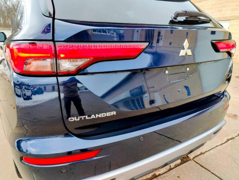 2022 Mitsubishi Outlander SE Launch Edition