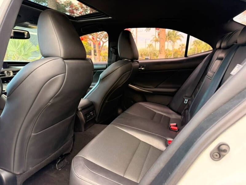 2016 Lexus IS 200t