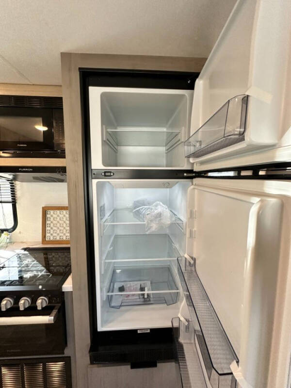 2024 Dutchmen Kodiak 2921FKDS