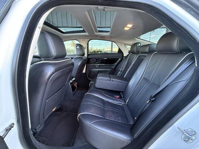 2017 Jaguar XJ R-Sport