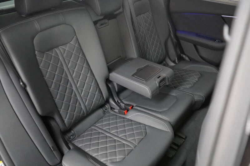 2023 Audi SQ8 4.0T quattro Premium Plus