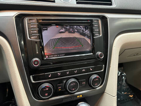 2017 Volkswagen Passat 1.8T R-Line