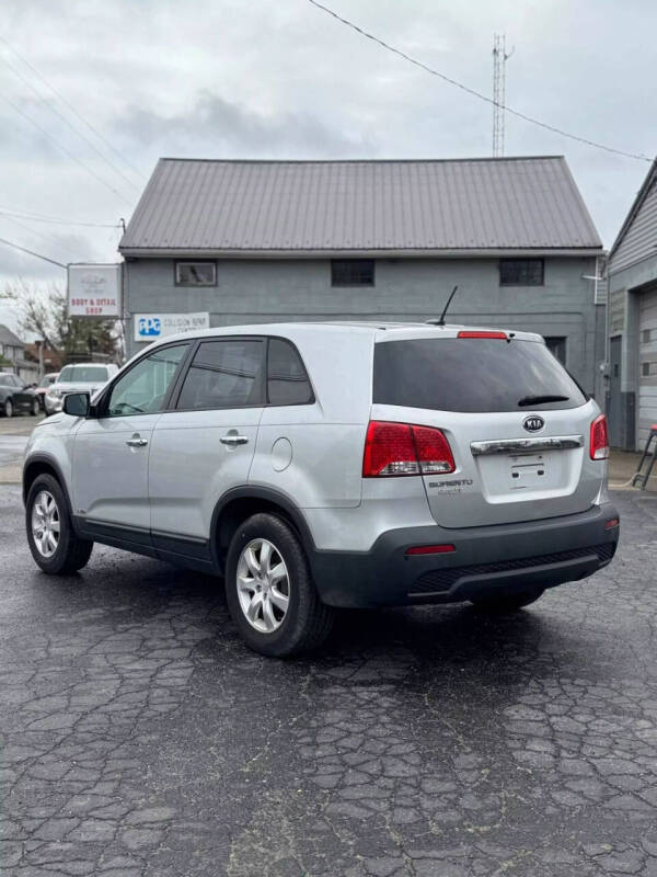 2011 Kia Sorento LX