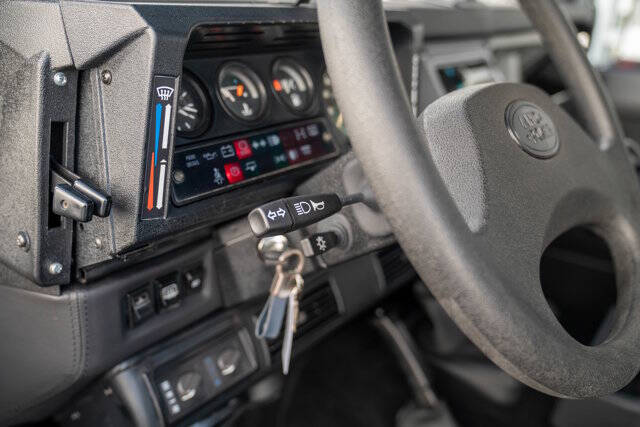 1995 Land Rover Defender 22