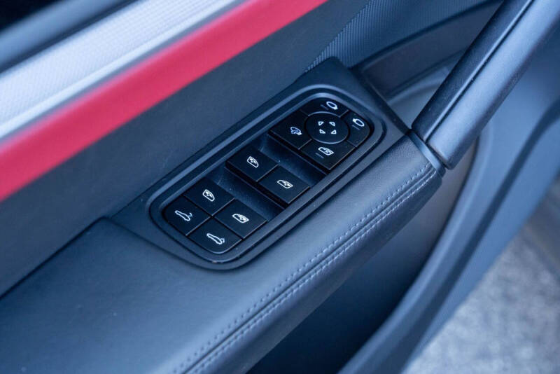 2025 Porsche Cayenne