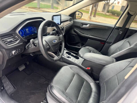 2020 Ford Escape Hybrid Titanium