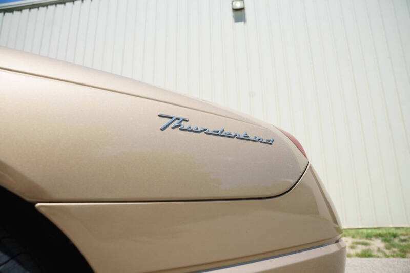 2005 Ford Thunderbird Deluxe