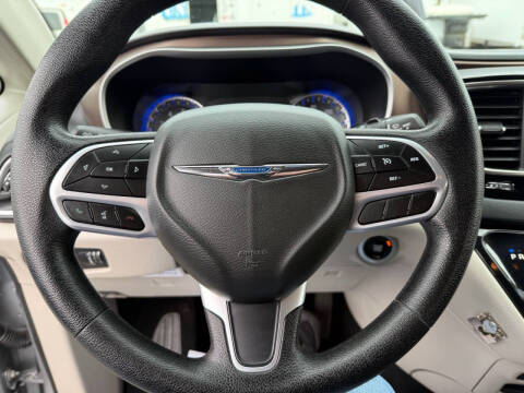 2020 Chrysler Voyager L