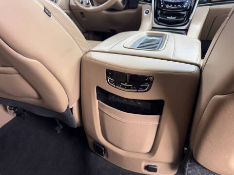 2018 Cadillac Escalade ESV Platinum