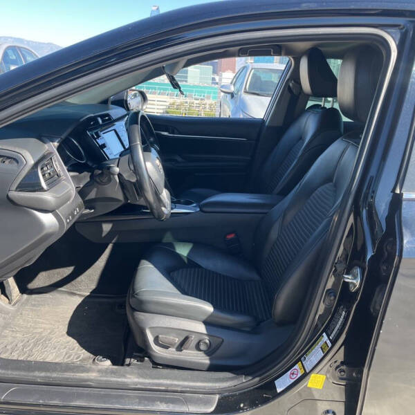 2019 Toyota Camry SE