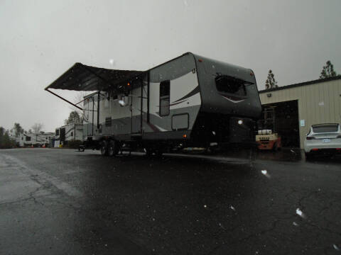 2017 Pacific Coachworks Surfside 26BH for sale at AMS Wholesale Inc. in Placerville CA