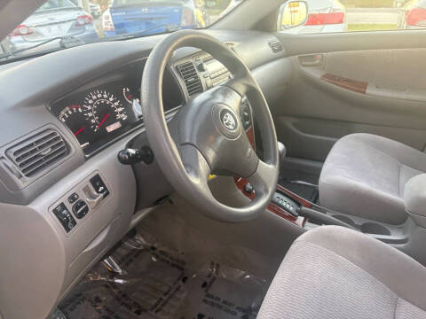 2005 Toyota Corolla LE