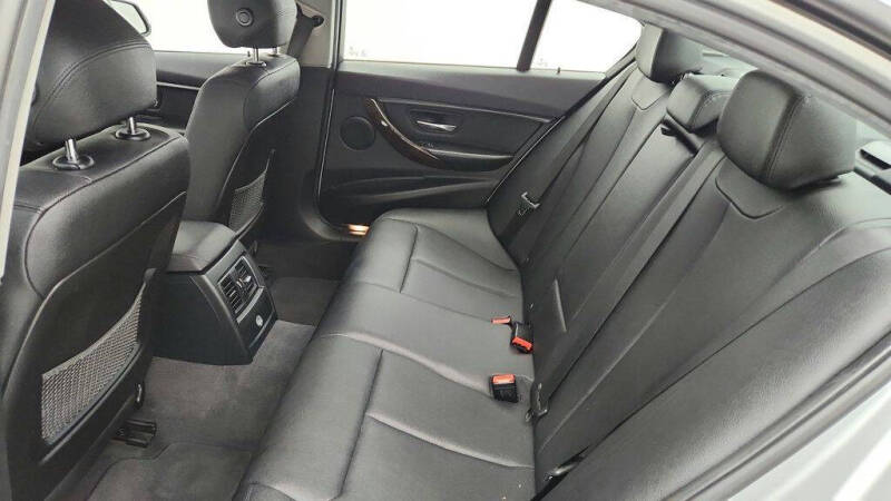 2017 BMW 3 Series 320i