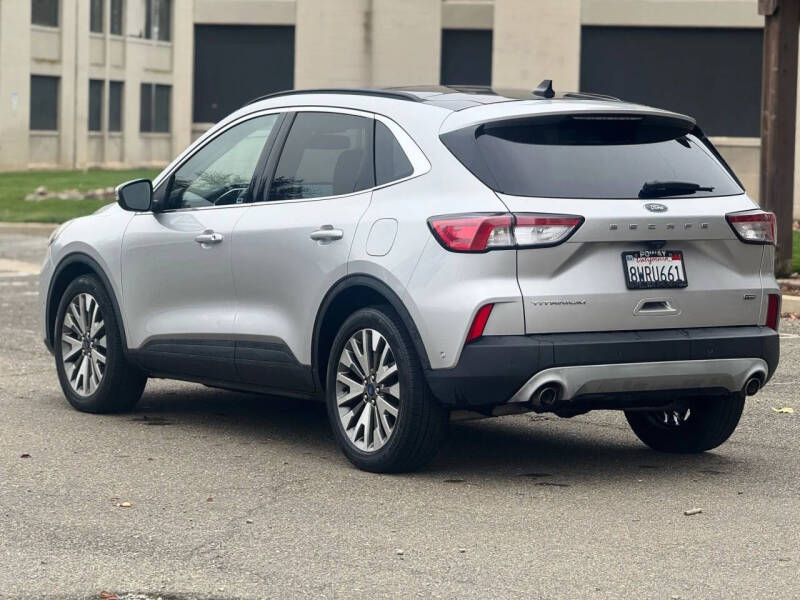 2020 Ford Escape Hybrid Titanium