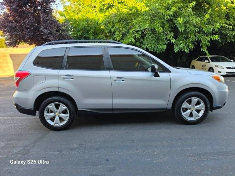 2015 Subaru Forester 2.5i