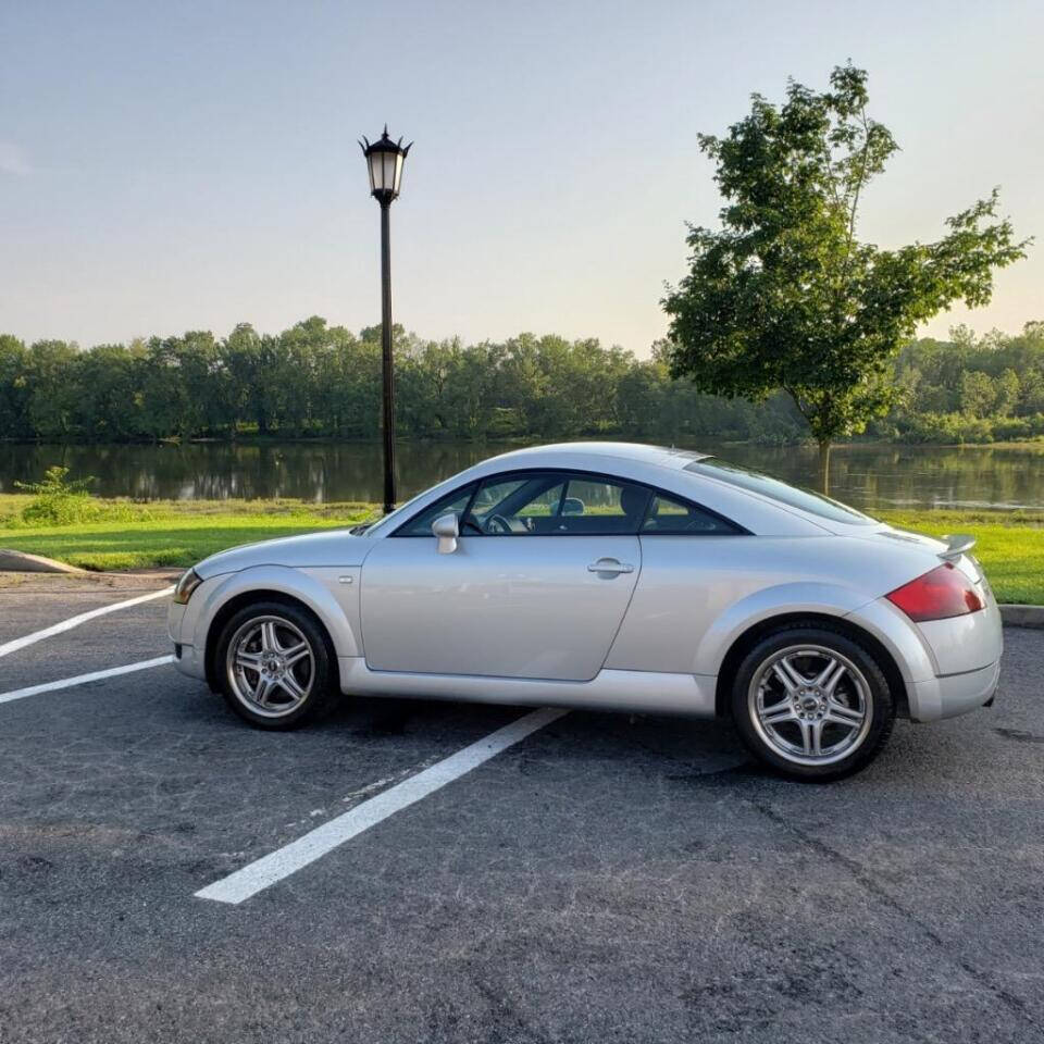 Silver 2000 Audi TT Base 2dr Turbo Coupe 1