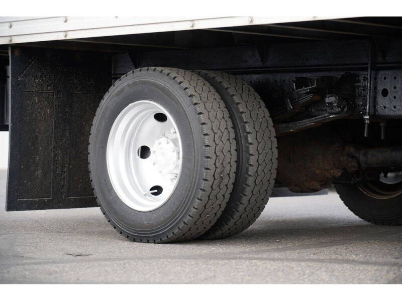 2015 Mitsubishi Fuso FE180