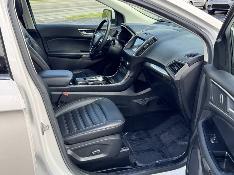 2019 Ford Edge SEL - Photo 11