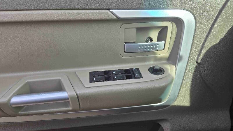 2006 Mitsubishi Raider XLS