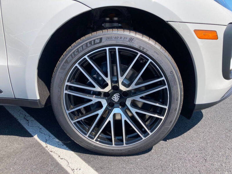 2025 Porsche Macan