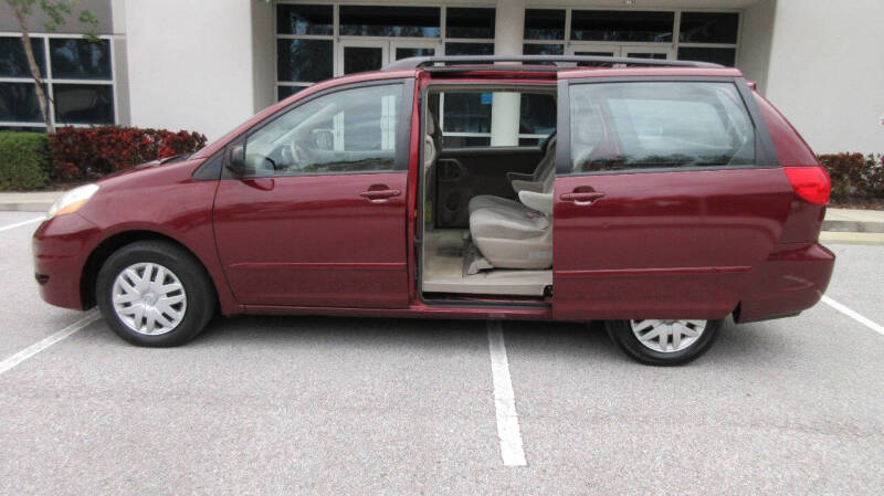 2008 Toyota Sienna null photo 14