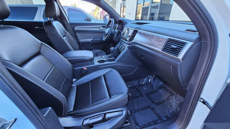 2023 Volkswagen Atlas Cross Sport SE