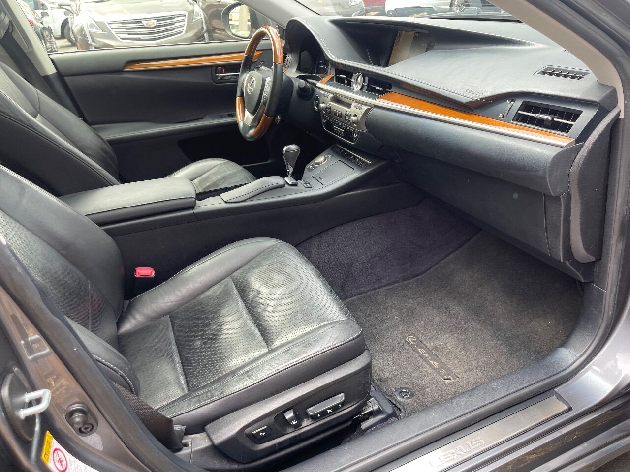 2014 Lexus ES 300h  - $13,900