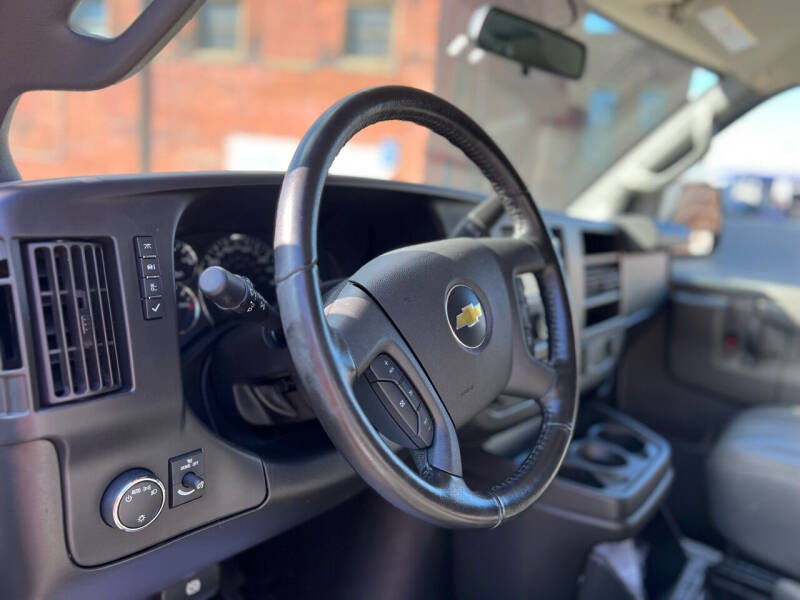 2021 Chevrolet Express 2500