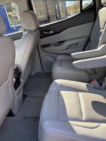 2017 GMC Acadia SLT-1