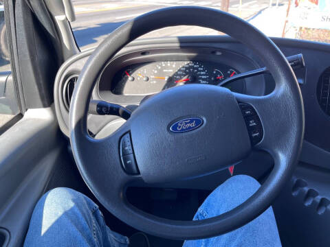 2004 Ford E-Series E-350 SD