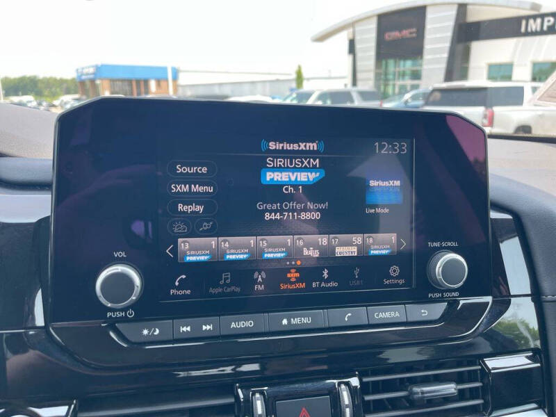 2024 Nissan Pathfinder SV