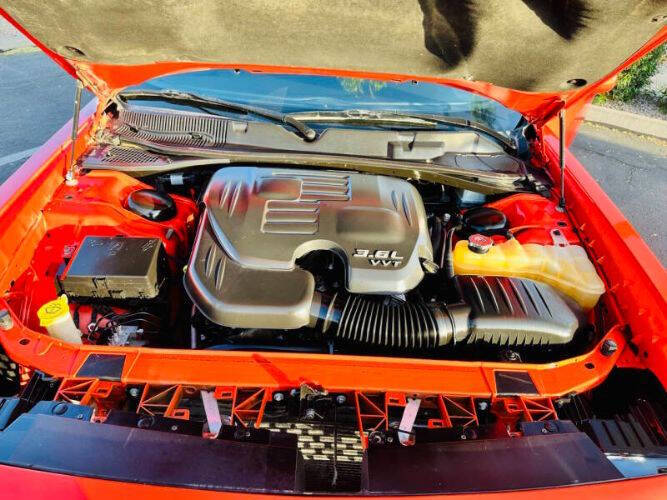 2018 Dodge Challenger SXT Plus