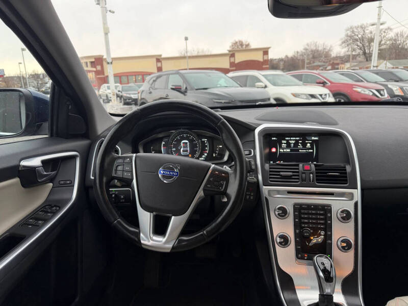 2015 Volvo XC60 T6 Platinum