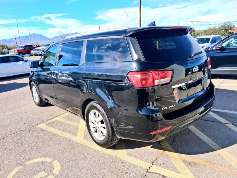 2017 Kia Sedona LX