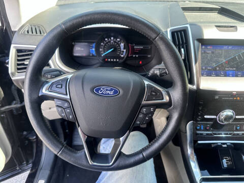 2020 Ford Edge Titanium