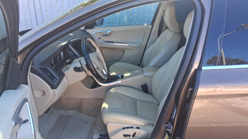 2015 Volvo XC60 T5 Drive-E Premier