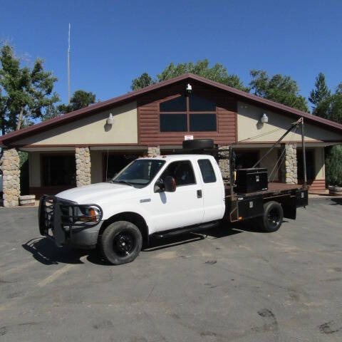 Used 2005 Ford F-350 Super Duty Chassis Cab XL with VIN 1FDWX37Y95EC07432 for sale in Sheridan, WY