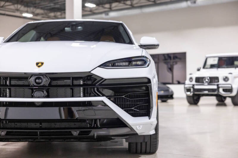 2025 Lamborghini Urus SE