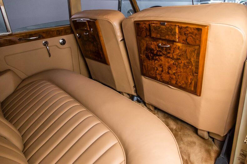 1961 Rolls-Royce SILVER CLOUD LWB
