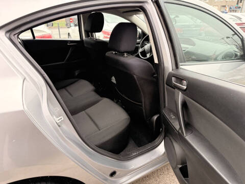 2013 Mazda MAZDA3 i SV