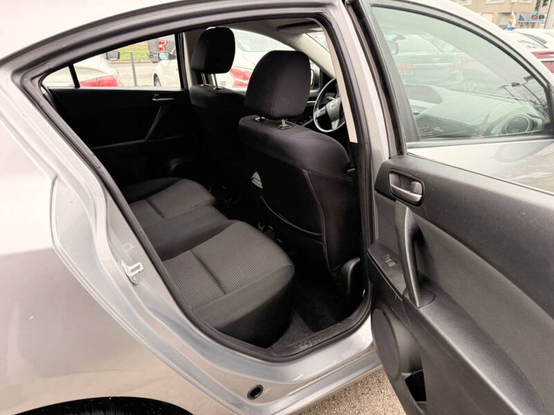 2013 Mazda MAZDA3 i SV