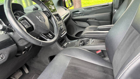2016 Dodge Grand Caravan SXT Plus