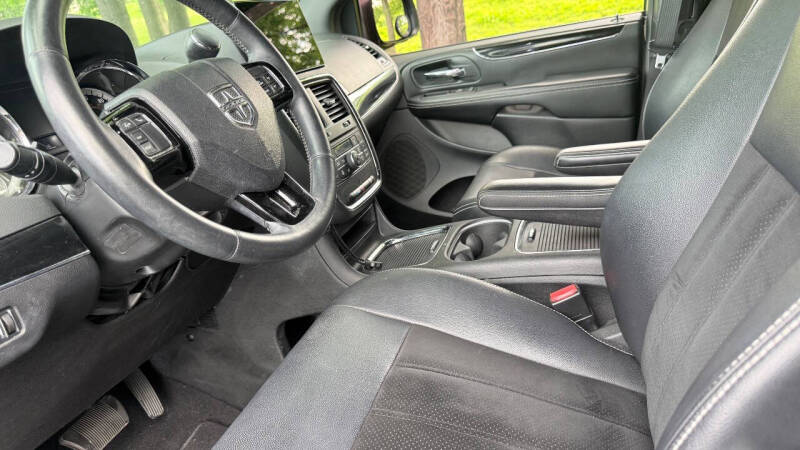 2016 Dodge Grand Caravan SXT Plus