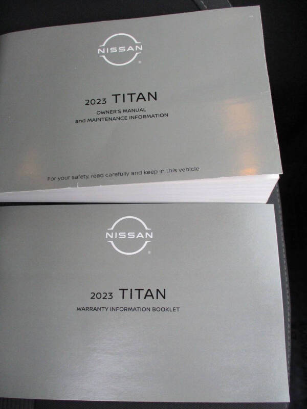 2023 Nissan Titan SV