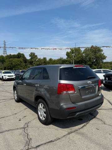 2011 Kia Sorento LX