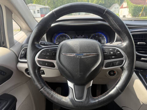 2020 Chrysler Pacifica Touring L